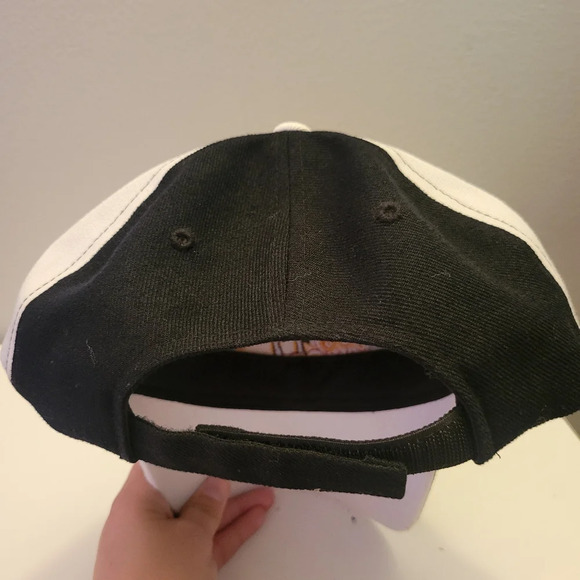 Los Angeles Black and White Baseball Hat - Picture 3 of 5
